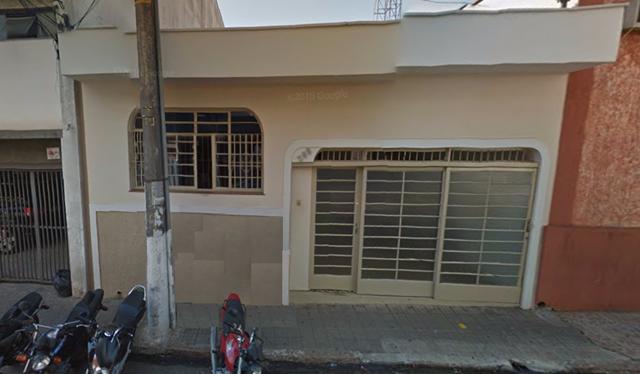 Casa à venda com 2 quartos, 261m² - Foto 1
