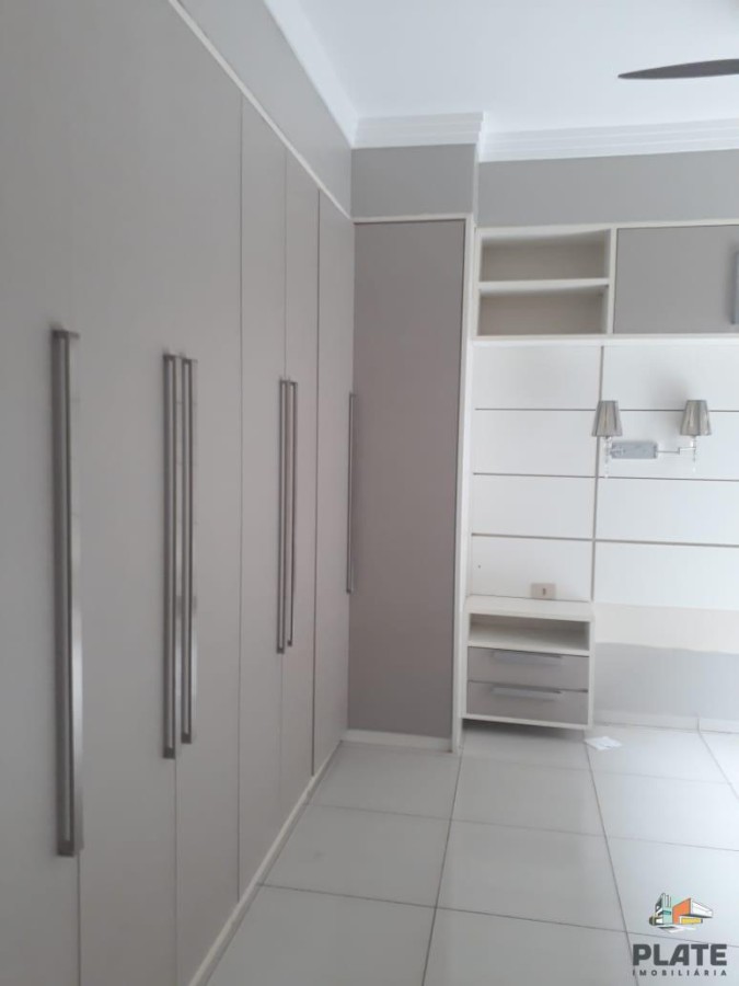 Casa de Condomínio para alugar, 300m² - Foto 17